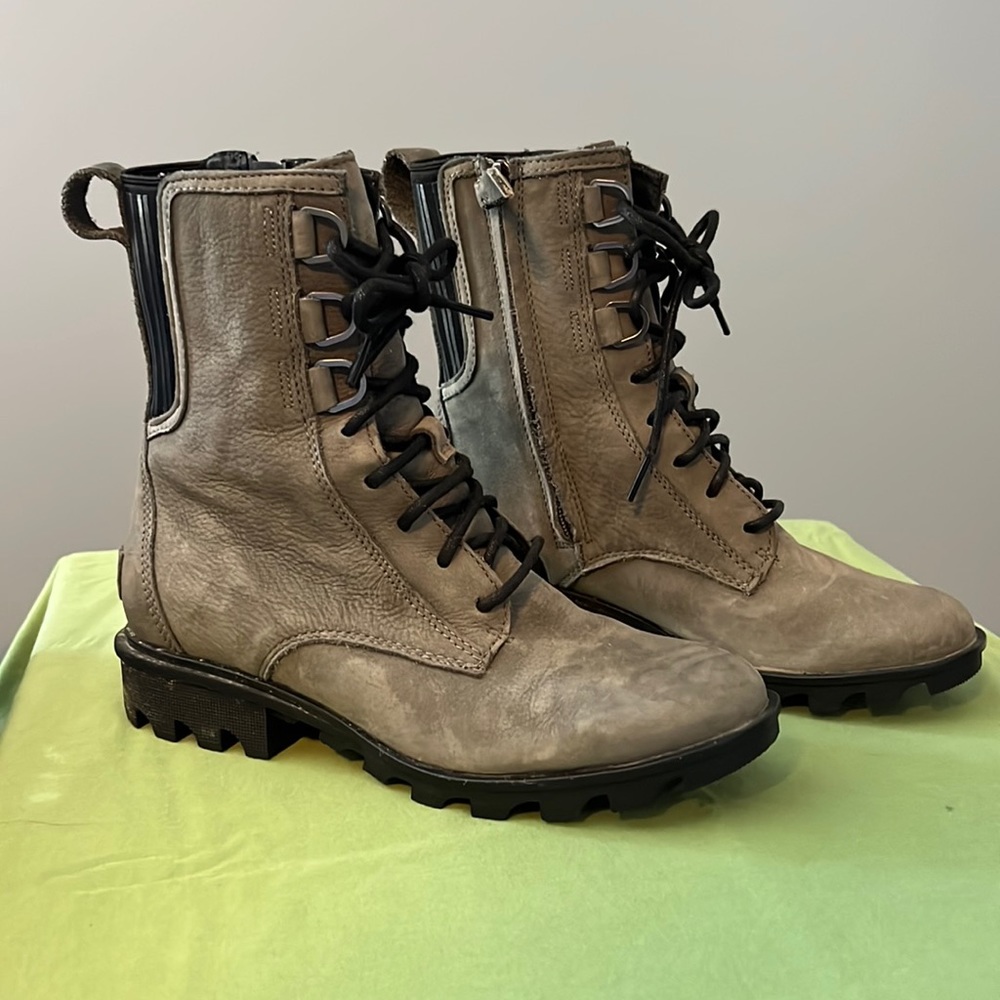 Sorel Leather Grey Boots, Size 8, Used